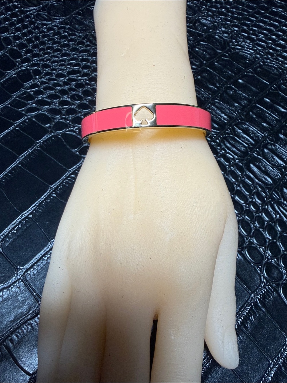 kate spade Coral Pink Enamel Heart Hinge Bangle - Picture 1 of 6